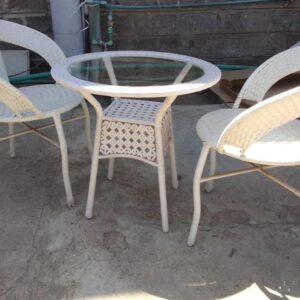 OUTDOOR UNIQUE WHITE CANE 2CHAIRS AND 1 TABLE