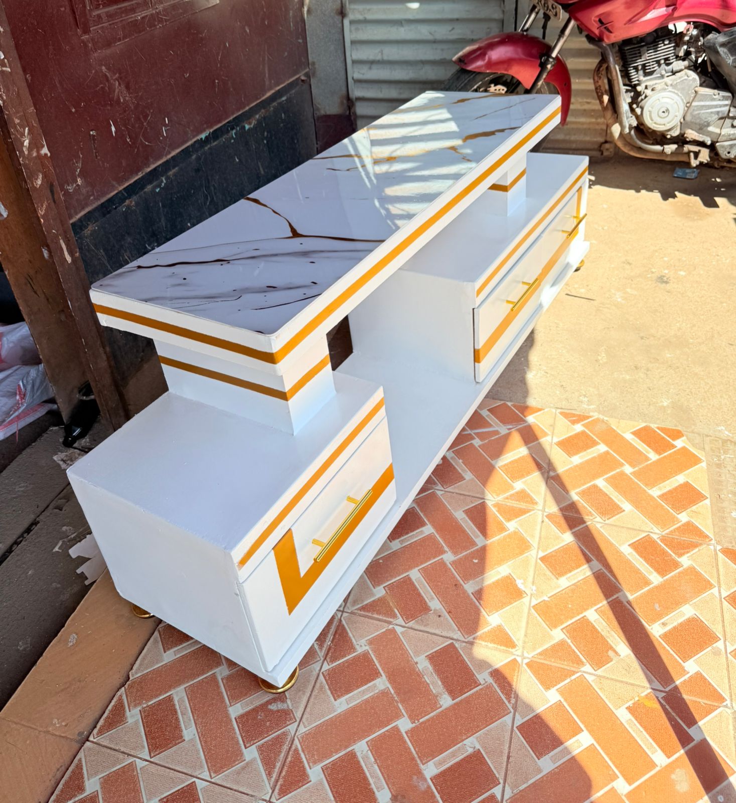 MODERN TV STAND WITH LED LIGHTS
