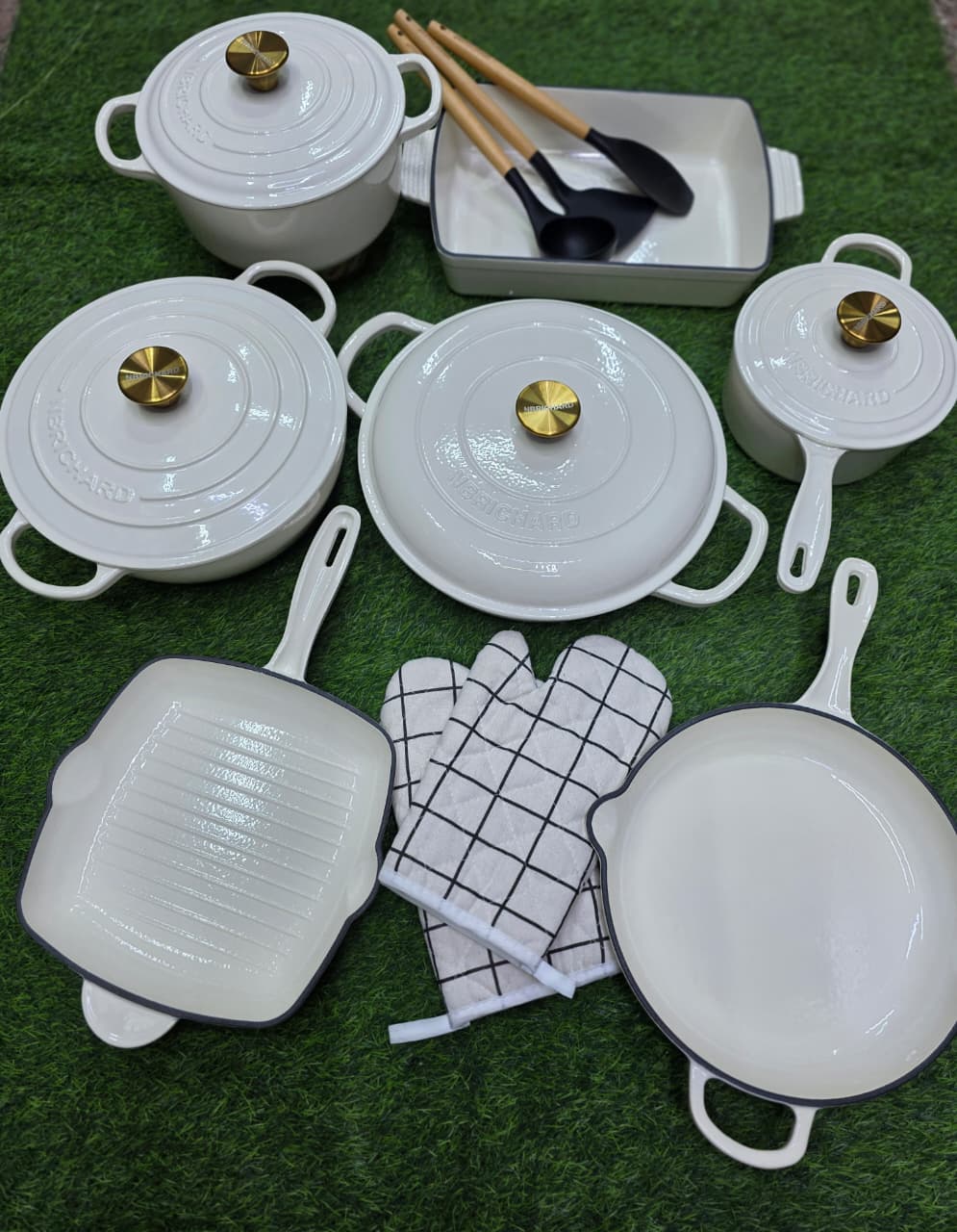 12pcs Enamel Cast iron cooking pots*
